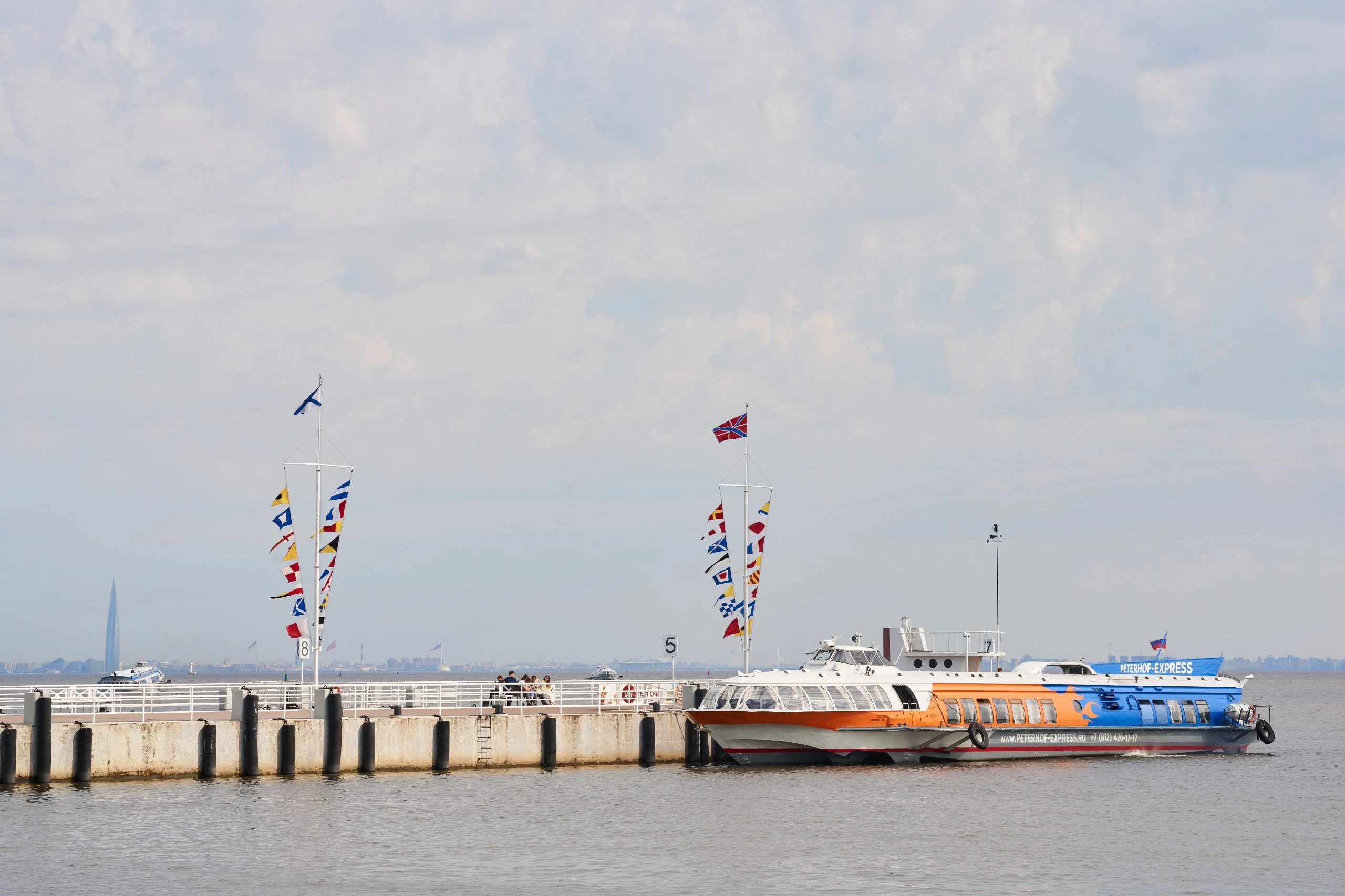 Метеоры в Петергоф