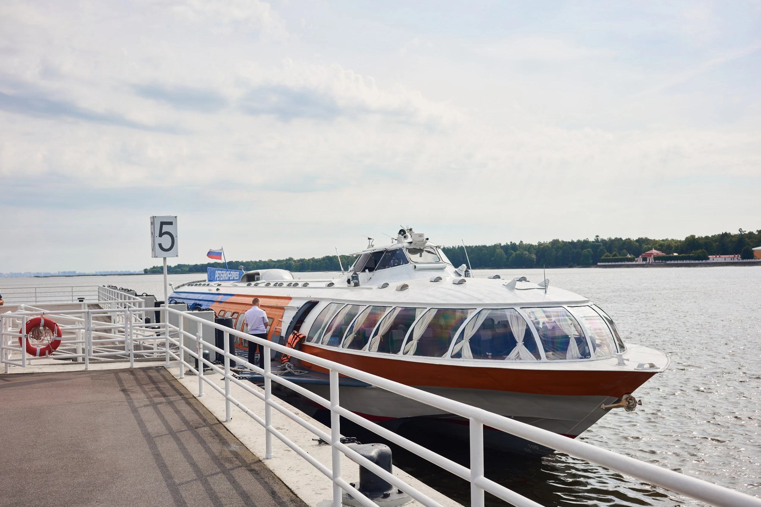 Метеоры в Петергоф